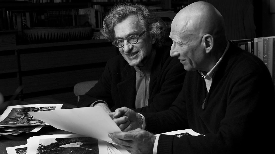 DAS SALZ DER ERDE_Wim Wenders und Sebastião Salgado.jpg