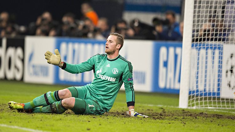Was war denn da los? Ralf Fährmann nach dem 0:1.