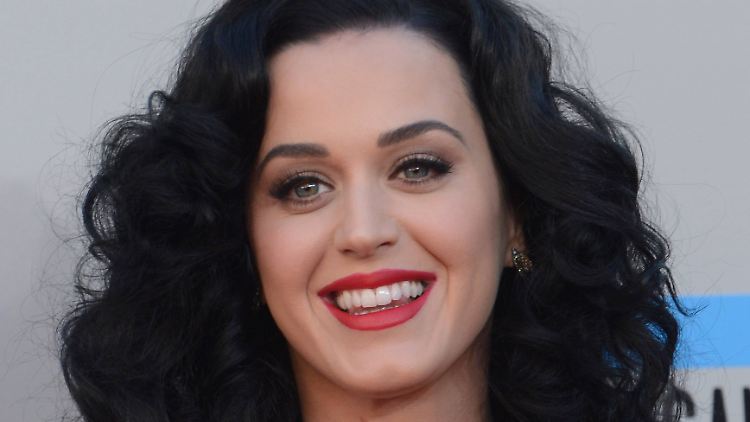 Strahlende Schneewittchen-Schönheit: Katy Perry. 