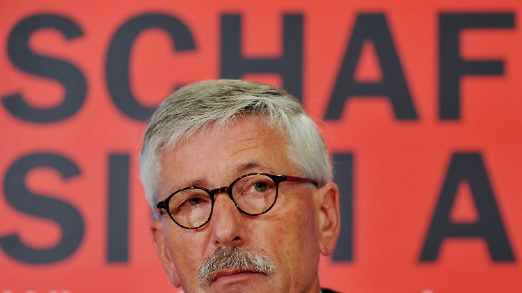 Ist er der "Fremde im eigenen Land"? Sarrazin muss sich erklären.