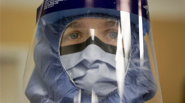 So sehen Krankenschwestern auf der Ebola-Station der US-Klinik in der Uni-Klinik von Chicago aus.