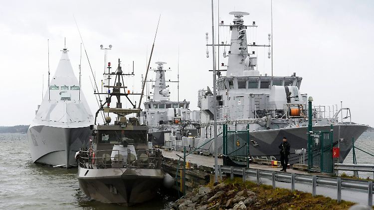 So sieht die "neue Phase" der schwedischen Suchaktion aus: Die Schiffe liegen im Hafen, die Suche ist damit praktisch vorbei. 