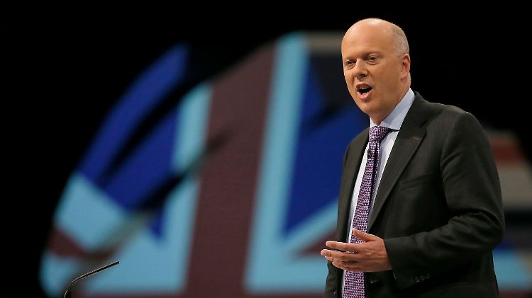 Der britische Justizminister Grayling sagte, dass "Giftspuckerei" im Netz ebenso wenig toleriert werden dürfe, wie im sonstigen Leben.