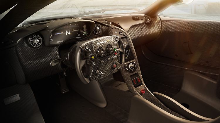 Das Lenkrad des McLaren P1 GTR ist von der Formel 1 inspiriert.
