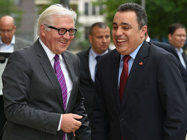 Bundesaußenminister Steinmeier empfängt im Juni Mehdi Jomaâ, den Vorsitzenden von Tunesiens derzeitiger Technokraten-Regierung.