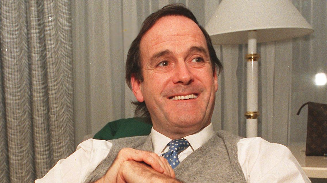 Was wenige wissen: Der Comedian ist studierter Jurist und promovierte sogar.