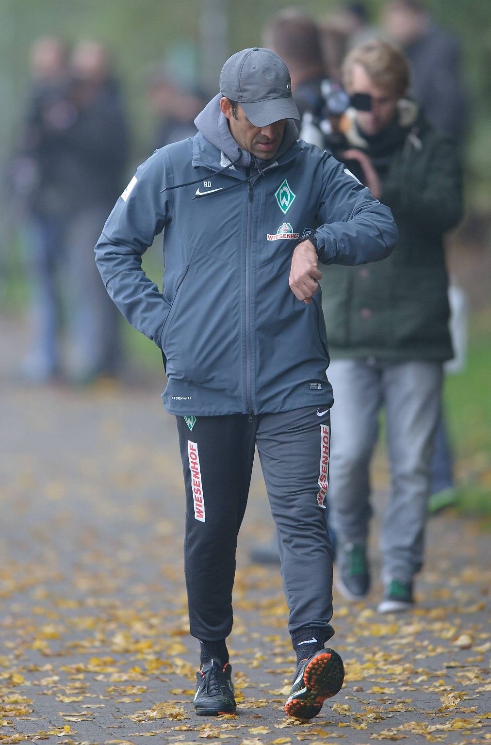 Am 9. Spieltag der Fußball-Bundesliga ist die Zeit abgelaufen für Werder Bremens Trainer Robin Dutt. 