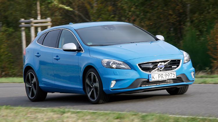 Unter der Haube des neuen V40 D4 pumpt ein eigens entwickeltes Vierzylinder-Aggregat mit traumhaften Verbrauchswerten.