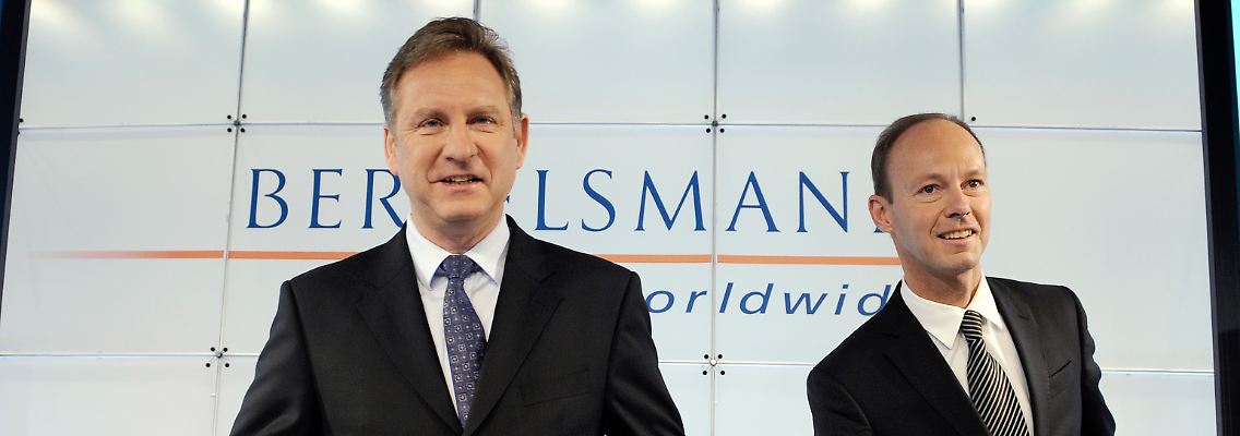 Allzeit bereit: Der Vorstandsvorsitzende der Bertelsmann AG, Hartmut Ostrowski (lks.) mit Finanzvorstands Thomas Rabe bei der Bilanz-PK im März.