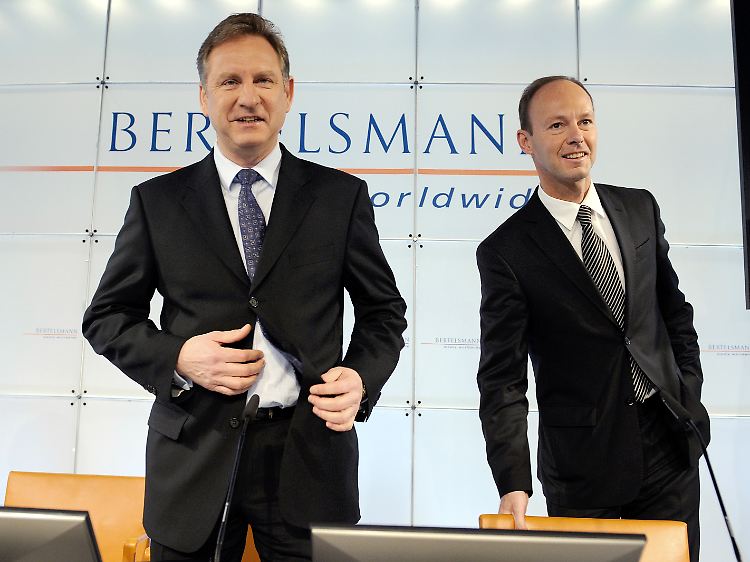 Allzeit bereit: Der Vorstandsvorsitzende der Bertelsmann AG, Hartmut Ostrowski (lks.) mit Finanzvorstands Thomas Rabe bei der Bilanz-PK im März.