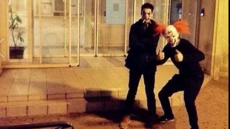 Jugendliche verkleiden sich aus Jux oder mit kriminellen Absichten als Clowns und machen die Straßen Frankreichs unsicher. (Foto: Facebook)