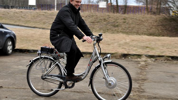 Unter Strom gesetzt: Bei vielen Fahrrädern lässt sich nachträglich ein Elektromotor einbauen - entweder wie hier im Vorderrad oder hinten.