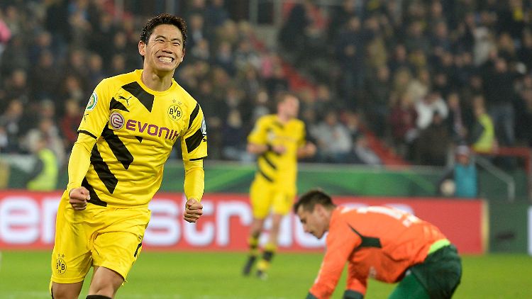 Shinji Kagawa traf nach einem Torwartfehler zum 3:0-Endstand für den BVB gegen St. Pauli.
