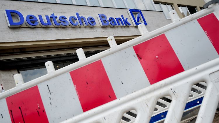 Es ist der erste Vorstandsumbau nach der Ära Josef Ackermann, die 2012 zu Ende ging.