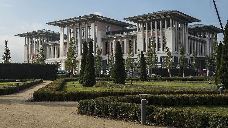 Der Anbau des "Ak Saray" soll unter anderem ein Konferenzzentrum und eine Moschee beherbergen.