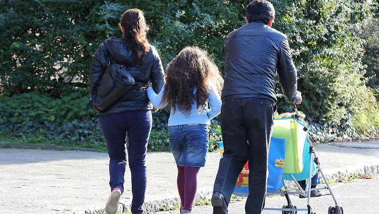 Nach den Lockerungen in der Asylpolitik sollen Asylbewerber leichter einen Job annehmen oder Berufsschulen besuchen dürfen.