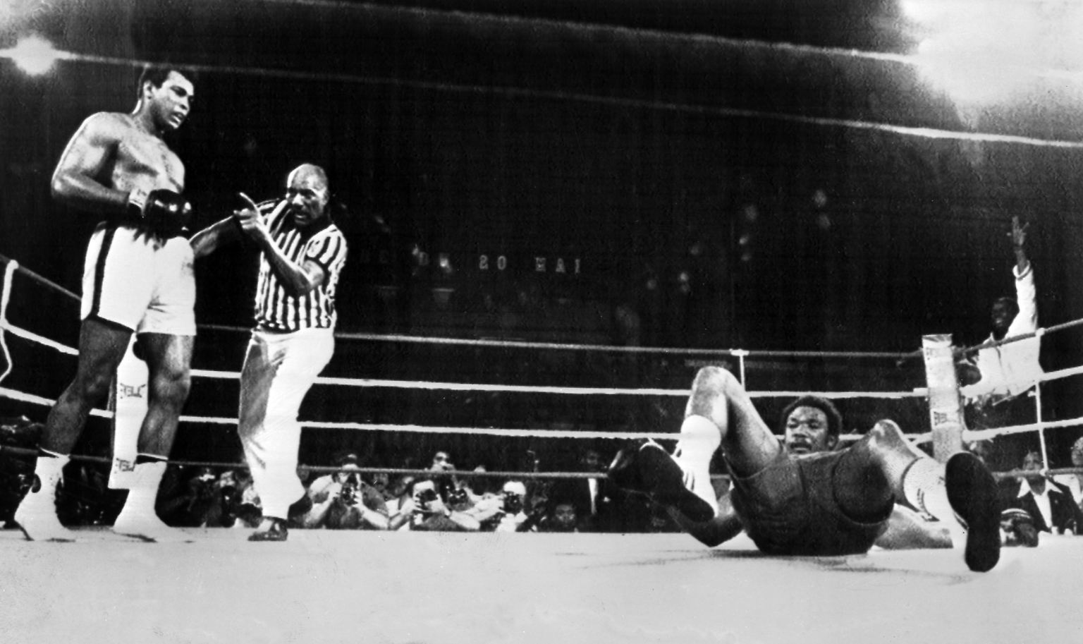 Kein Sieg von Muhammad Ali kam so unerwartet wie der gegen George Foreman im "Rumble in the Jungle". Der alternde Ex-Champion gegen den als unbezwingbar geltenden Weltmeister - es schien eine klare Sache zu werden.