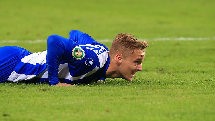 Am Boden: Nils Butzen und sein 1. FC Magdeburg nach 120 aufregenden Minuten plus Elfmeterschießen.