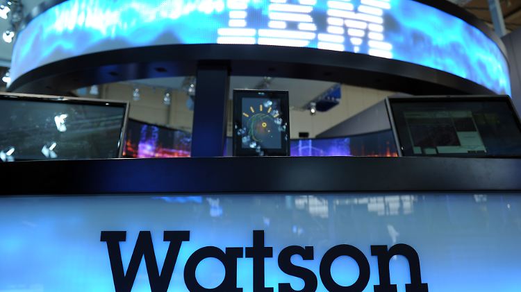 Neue Aufgabe für ein Superhirn: Computer Watson soll mit Twitter-Daten jonglieren - und damit vor allem Geld verdienen.