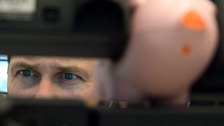 Die Händler konnten kaum die Augen von den Bildschirmen nehmen.