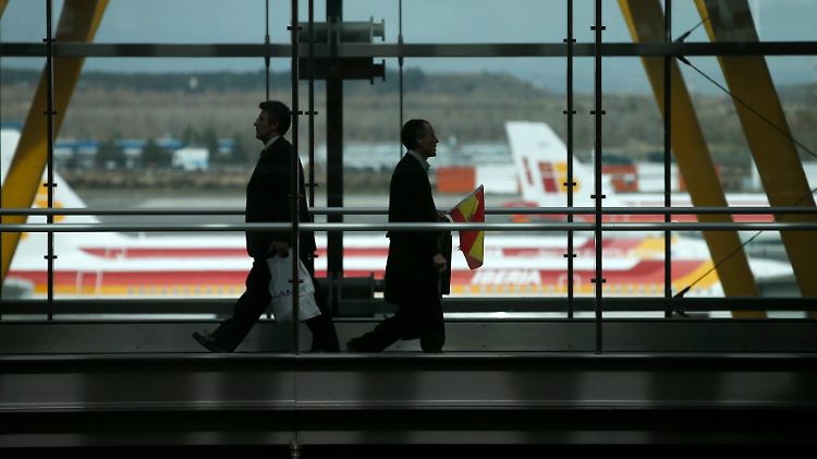 Reisende am Madrider Großflughafen Barajas: Der spanische Staat bleibt Mehrheitseigner.