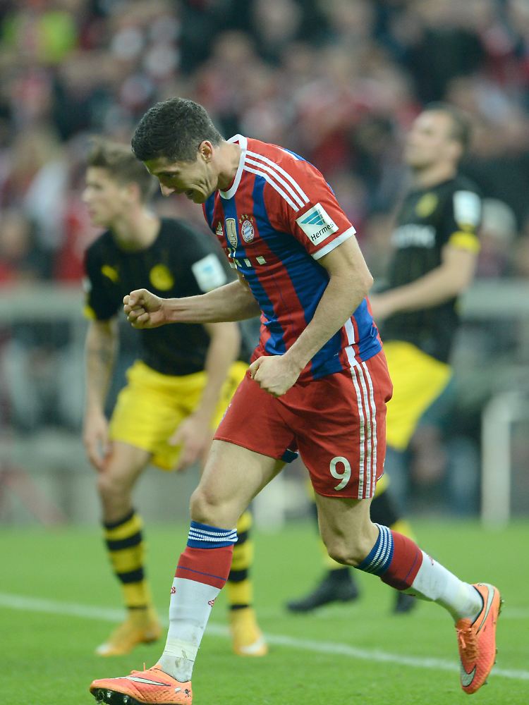 Der Ex-Dortmunder Robert Lewandowski leitete mit dem 1:1 die Wende zugunsten des FC Bayern ein.