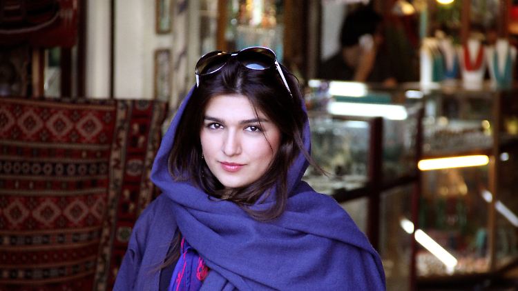 Ghontscheh Ghawami hat einen iranischen und einen britischen Pass.