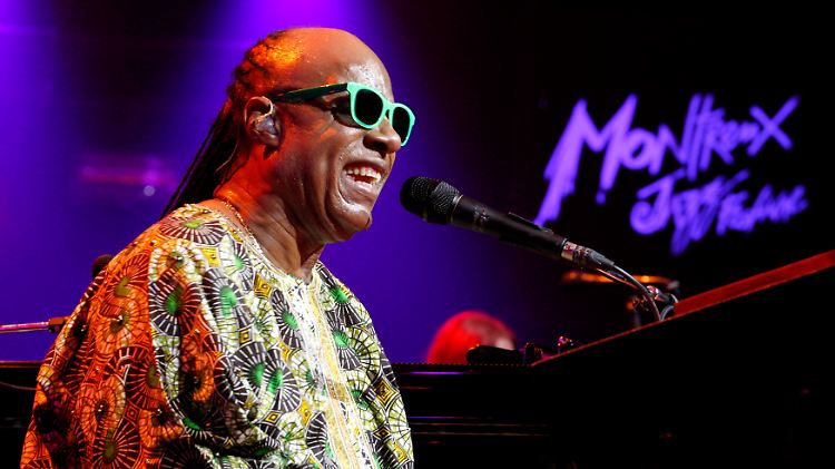Vaterfreuden hoch drei: Stevie Wonders Verlobte erwartet Drillinge.