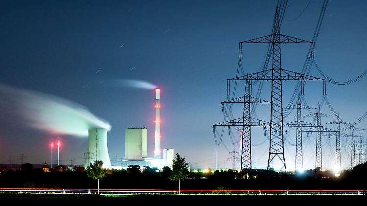 Die Betreiber von Kohlekraftwerken müssten dringend Pläne entwerfen, wie der Ausstieg aus der Kohle sozial abgefedert werden könne, heißt es in der Studie.
