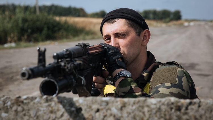 Im Osten der Ukraine gehen die Kämpfe weiter.