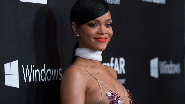 Eigentlich sei sie ganz schüchtern, sagt Rihanna. Trotzdem verrät sie, worauf sie bei Männern aus ist.