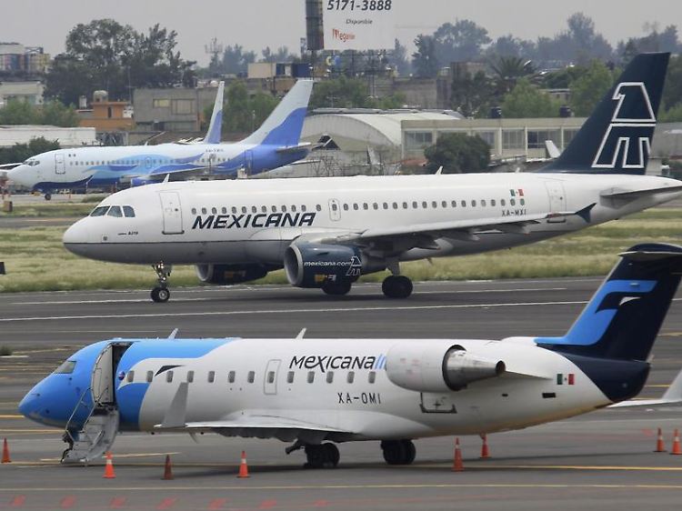 Passagiere, die mit Mexicana fliegen wollten, sollten sich nach Alternativen erkundigen und ihre Flüge umbuchen.