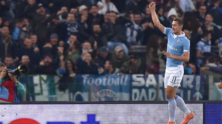 Super Karriere, klasse Typ: Miroslav Klose schwebt mit Lazio auf Wolke sieben.