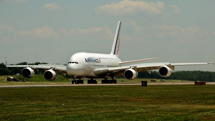Musste wegen verletzten Personals umkehren: Ein A380 von Air France.