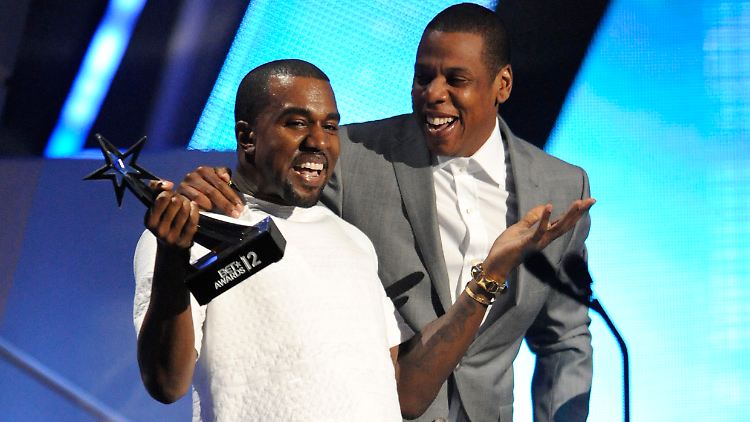 Mit ihrem Album "Watch the Throne" waren Kanye West (l.) und Jay Z sehr erfolgreich - ein Song darauf soll geklaut sein.