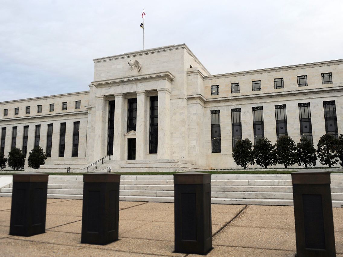 Hinter den dicken Mauern des Washingtoner Fed-Gebäudes wird gegrübelt.