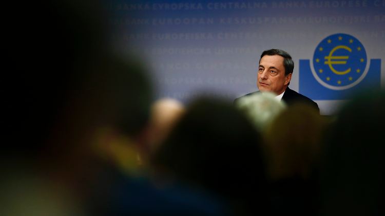 Draghi ist wild entschlossen: Wenn es sein muss, soll die EZB auch faule Kreditbriefe aufkaufen. 