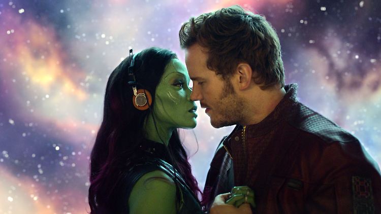 Bunt und lukrativ: Chris Pratt als Peter Quill alias Star-Lord und Zoe Saldana als Gamora in "Guardians Of The Galaxy".