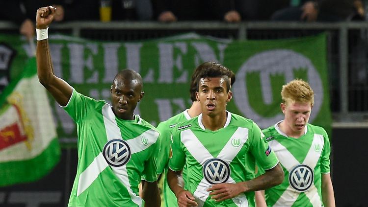 "Wenn du endlich triffst für deinen neuen Club, dann ist das wie eine Befreiung": Die Wolfsburger Josuha Guilavogu, Luiz Gustavo und Kevin De Bruyne (v.l.) nach einem Treffer gegen Krasnodar.