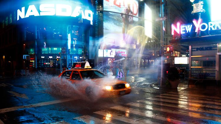 Das neue Tempolimit soll die Verkehrssicherheit in New York erhöhen - auch wenn die Zahl der Verkehrstoten seit 1990 deutlich gesunken ist.