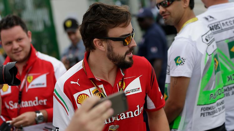 Nicht lange in Rot: Fernando Alonsos offizieller Abschied von Ferrari steht kurz bevor.