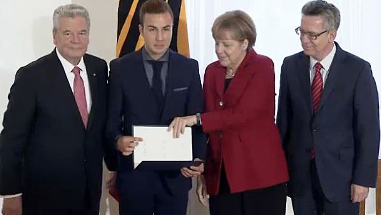 Merkel Götze.JPG