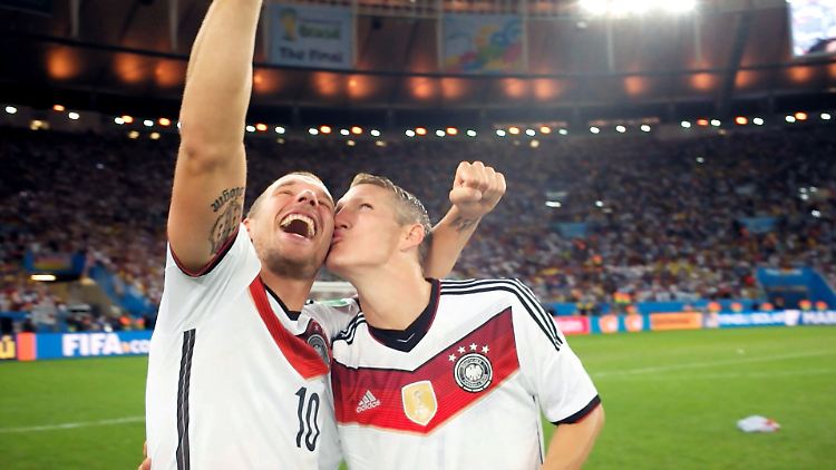 Jubelpose nach dem gewonnenen Finale: Wie der Film ausgehen würde, war zu Beginn der Dreharbeiten noch offen.
