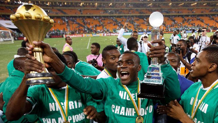 Marokko wollte kein Gastgeberland für den Afrika-Cup sein, jetzt ist das Land komplett disqualifiziert (im Bild: Nigeria feiert den Sieg 2013).
