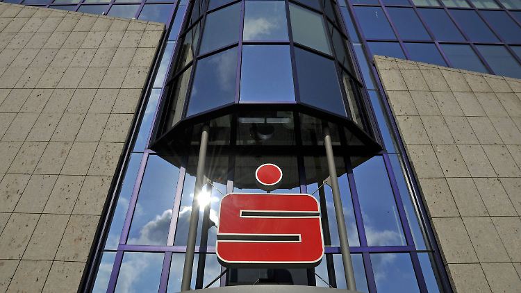 Zwischen 1993 und 2005 hat die Sparkasse Ulm die sogenannten Scala-Verträge herausgegeben.