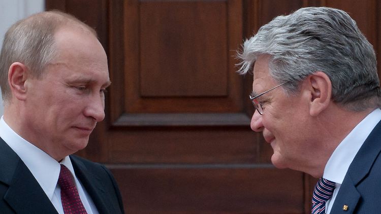 Im Sommer 2012 empfing Gauck Putin im Schloss Bellevue. Zu den Winterspielen in Sotschi wollte er jedoch nicht fahren.