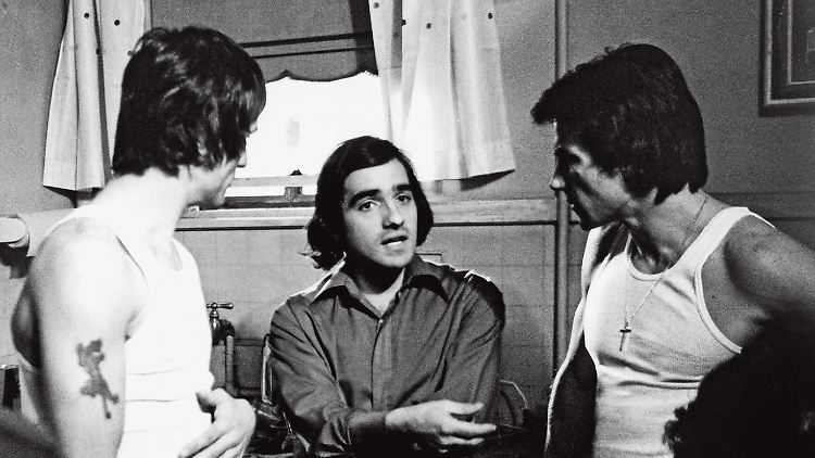 Scorsese mit Robert De Niro (l.) und Harvey Keitel (r.) bei den Dreharbeiten zu "Hexenkessel".