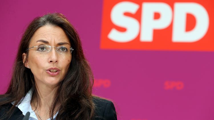 SPD-Generalsekretärin Yasmin Fahimi hält die Methodik der Wirtschaftsweisen für nicht mehr zeitgemäß.