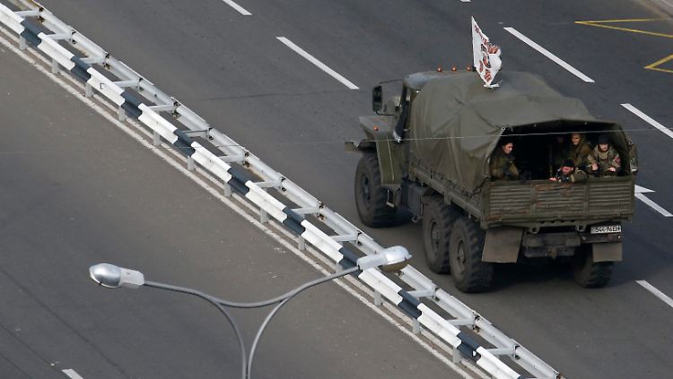 Separatisten in Donezk: Im Osten der Ukraine wird nach vor gekämpft.