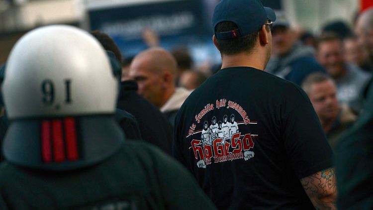 In Hannover sehen sich die Hooligans 17 Gegenveranstaltungen gegenüber.